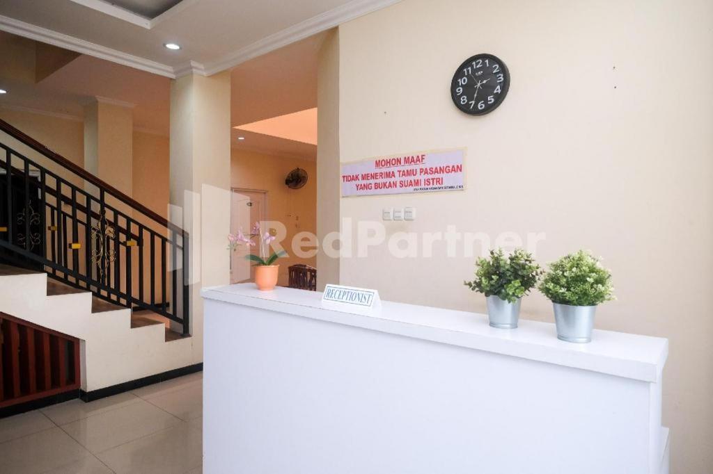 Griya Loka 2 Syariah Near Simpang Lima Mitra Reddoorz Hotel Semarang Exterior photo
