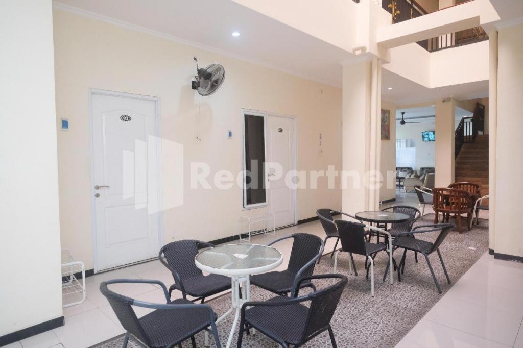 Griya Loka 2 Syariah Near Simpang Lima Mitra Reddoorz Hotel Semarang Exterior photo